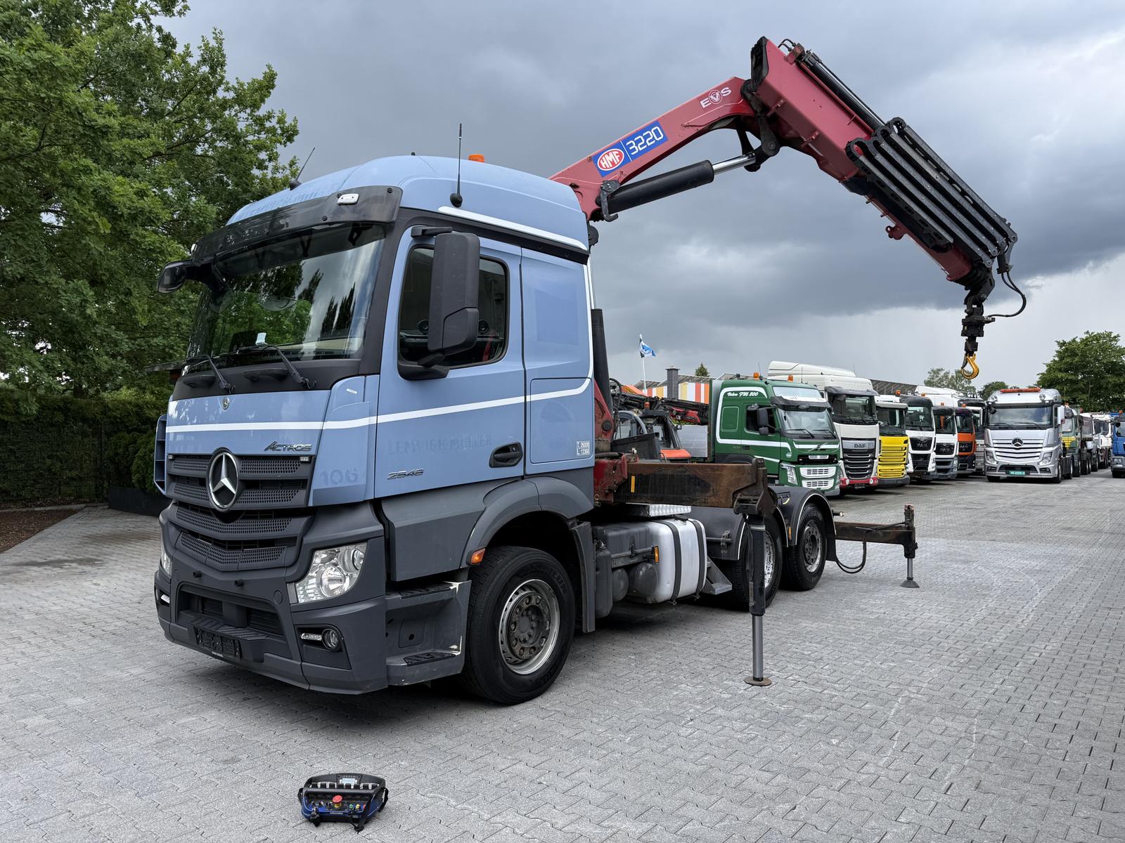 Mercedes-Benz Actros 2548 LS 6X2 Kran HMF 3220 bis 16 Meter
