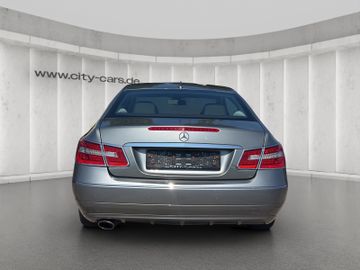 Mercedes E 200 - 5