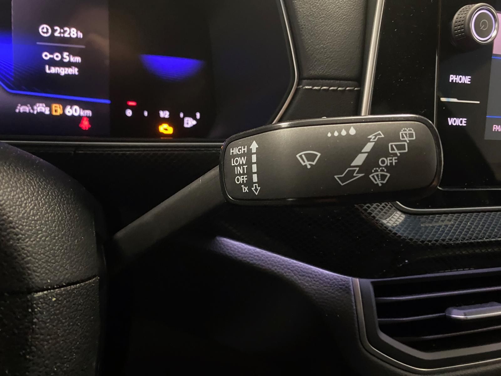 Fahrzeugabbildung Volkswagen T-Cross 1.5 TSI DSG BLACK STYLE R-Line+AHK+ACC++