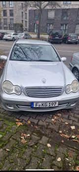Mercedes-Benz 220 - Mercedes-Benz 220 aus 2005