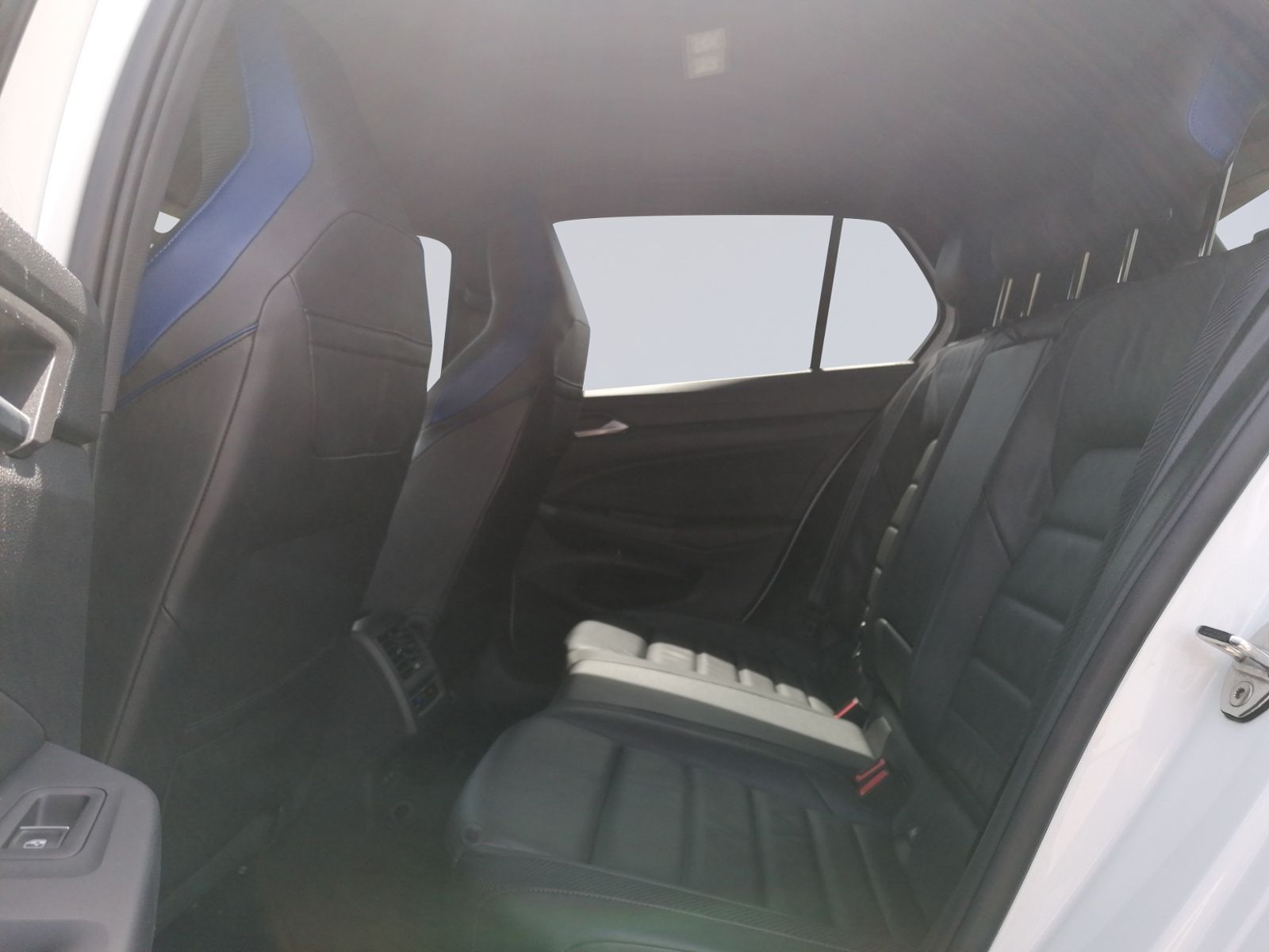 Golf VIII R DSG LEDER+MATRIX+DCC+AKRA+