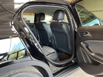 Mercedes-Benz GLA 200 7G-DCT Style *NAVI*XENON*SHZ*TEMPOMAT*
