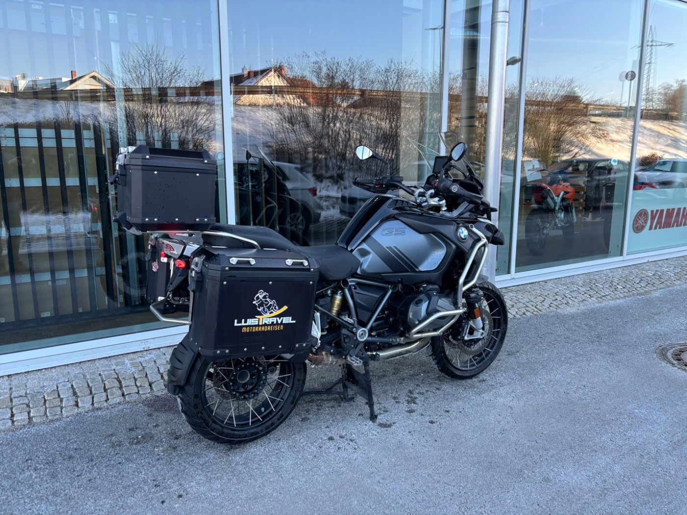 Fahrzeugabbildung BMW R 1250 GS Adventure Triple Black Aluminium Koffe