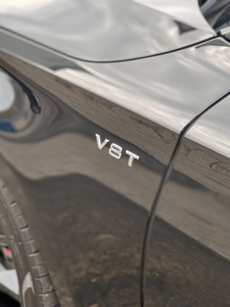 Fahrzeugabbildung Audi S8 4.0 TFSI quattro plus
