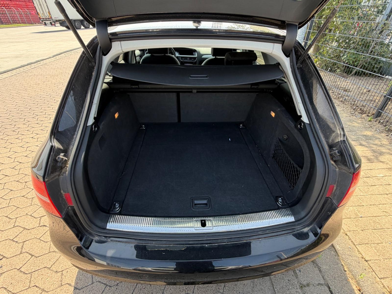 Audi A4 2012 — photo 13