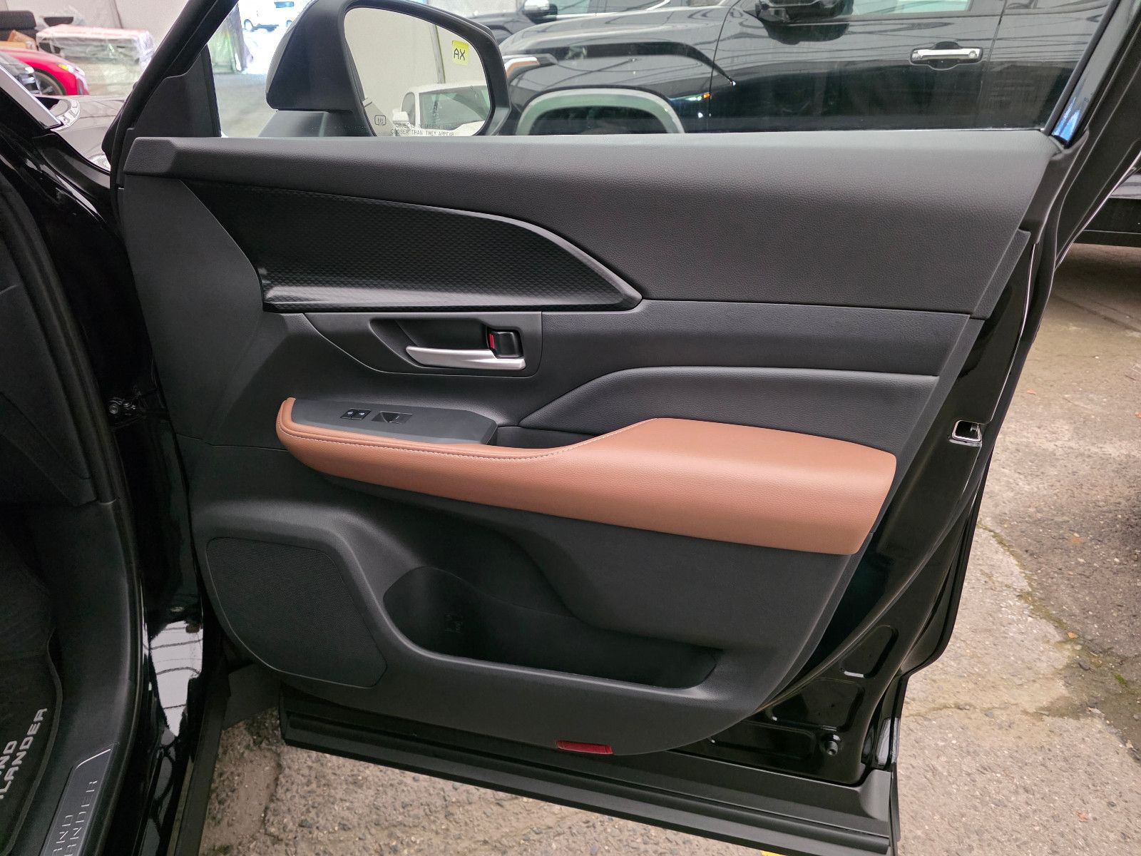 Fahrzeugabbildung Toyota GRAND Highlander Platinum Max T1: 68.000 EURO