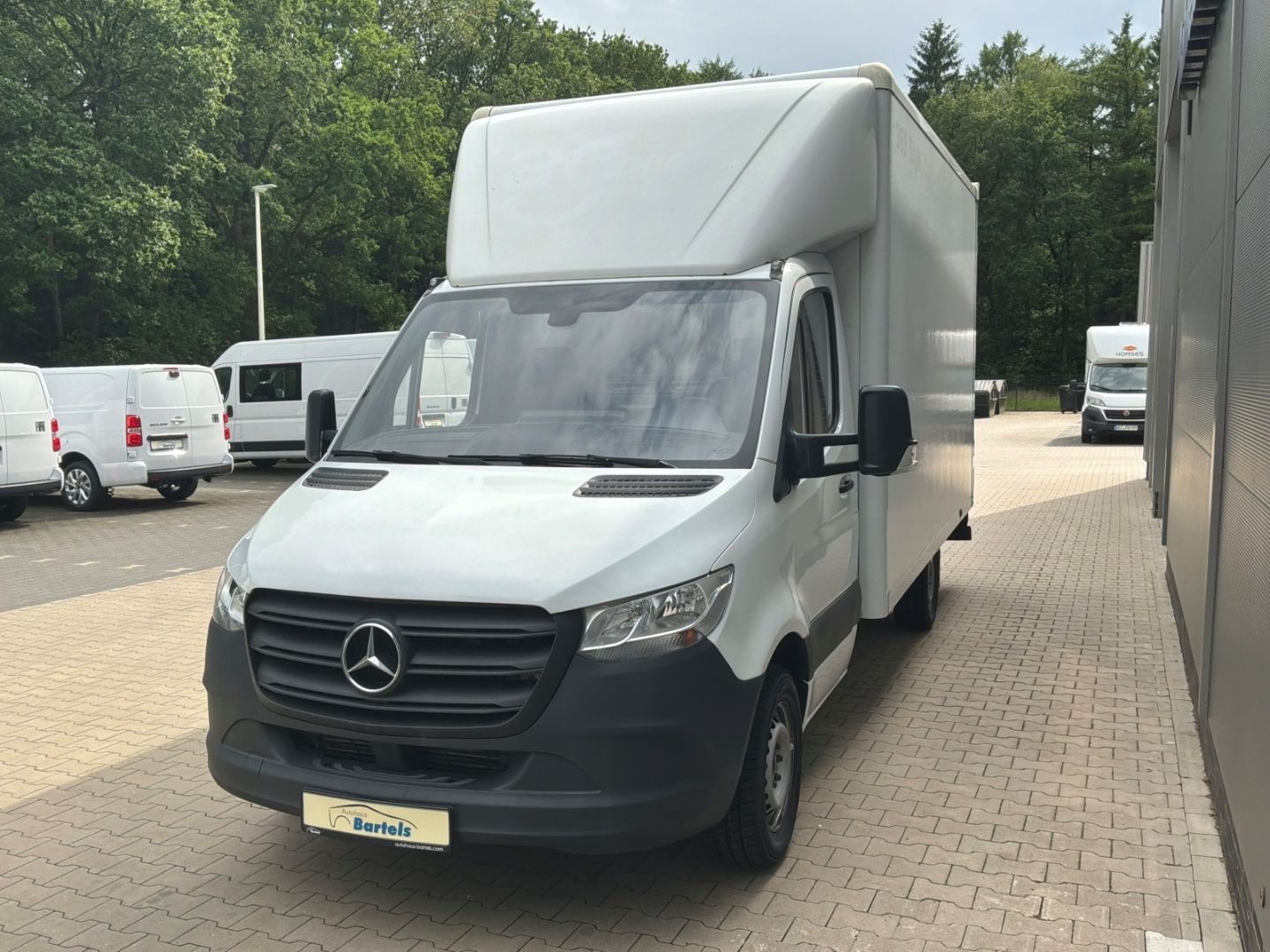 Fahrzeugabbildung Mercedes-Benz Sprinter 314 CDI   Niederflurkoffer Fahrgestell