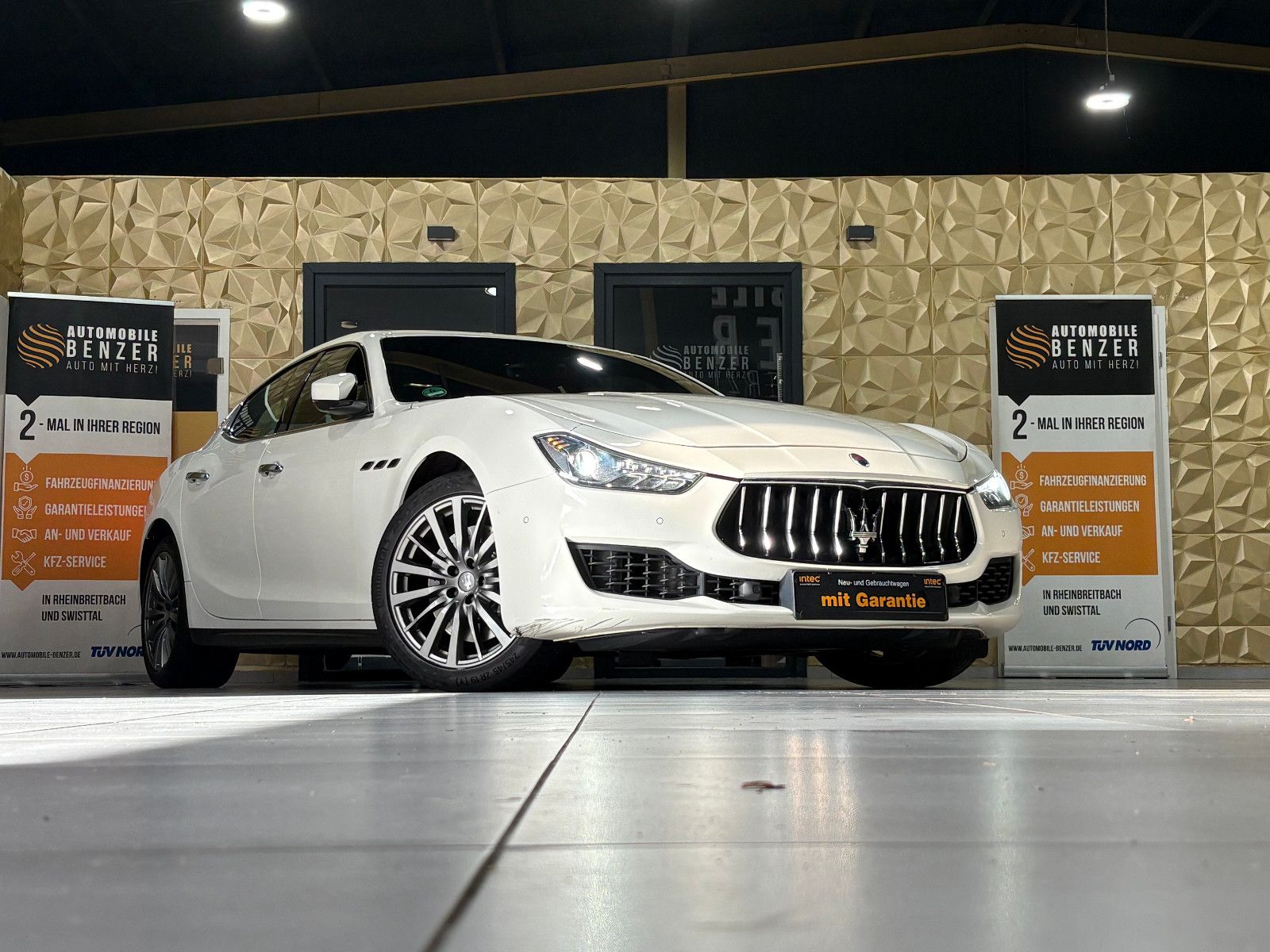 Fahrzeugabbildung Maserati Ghibli Diesel/FACELIFT/KAMERA/NEUES-MODELL