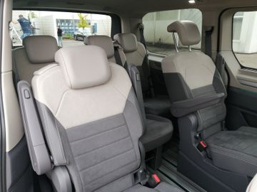 Volkswagen T7 Multivan - 11
