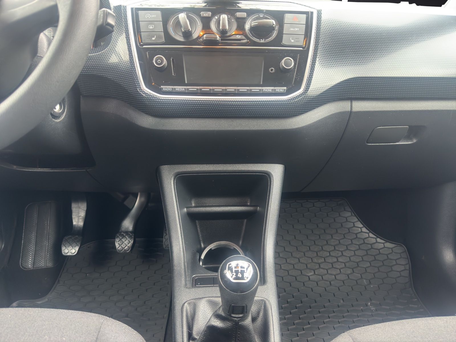 Fahrzeugabbildung Volkswagen up! 1.0 Klima DAB SH
