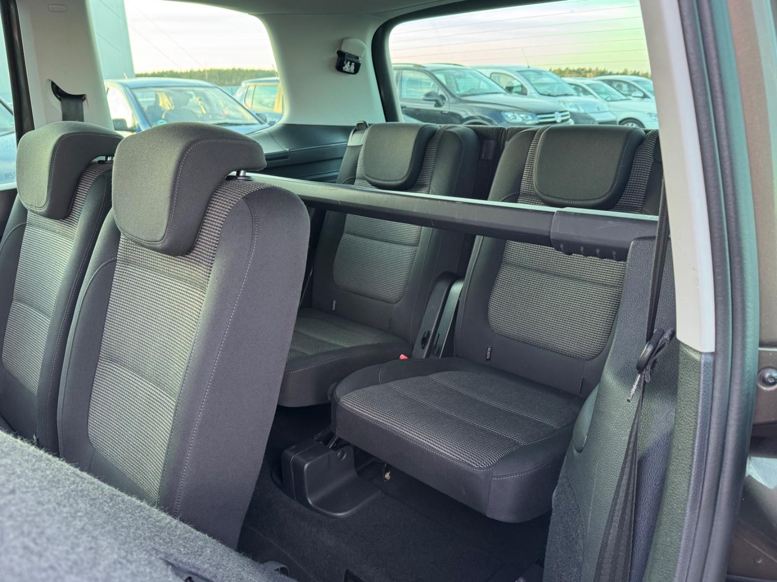 Volkswagen Sharan Comfortline 2.0 TDI 7 Sitze AHK Klimaauto