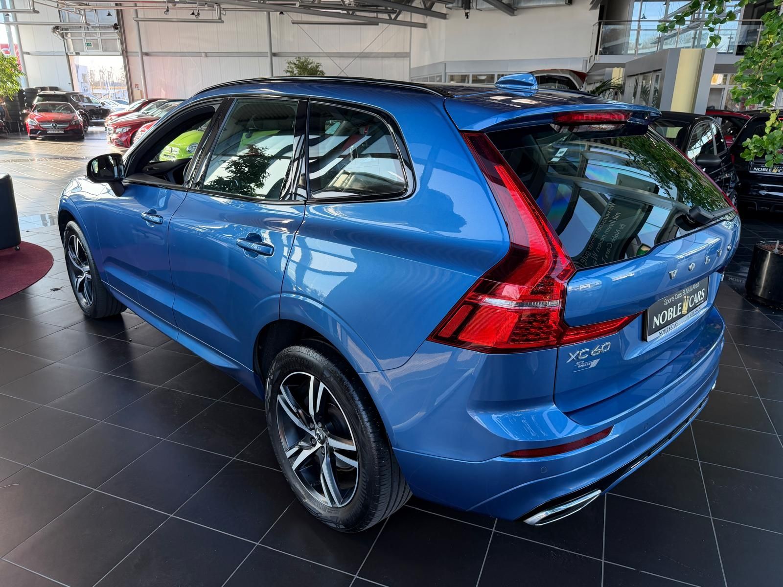 Fahrzeugabbildung Volvo XC60 R Design AHK 360° H/K LED ACC LEDER