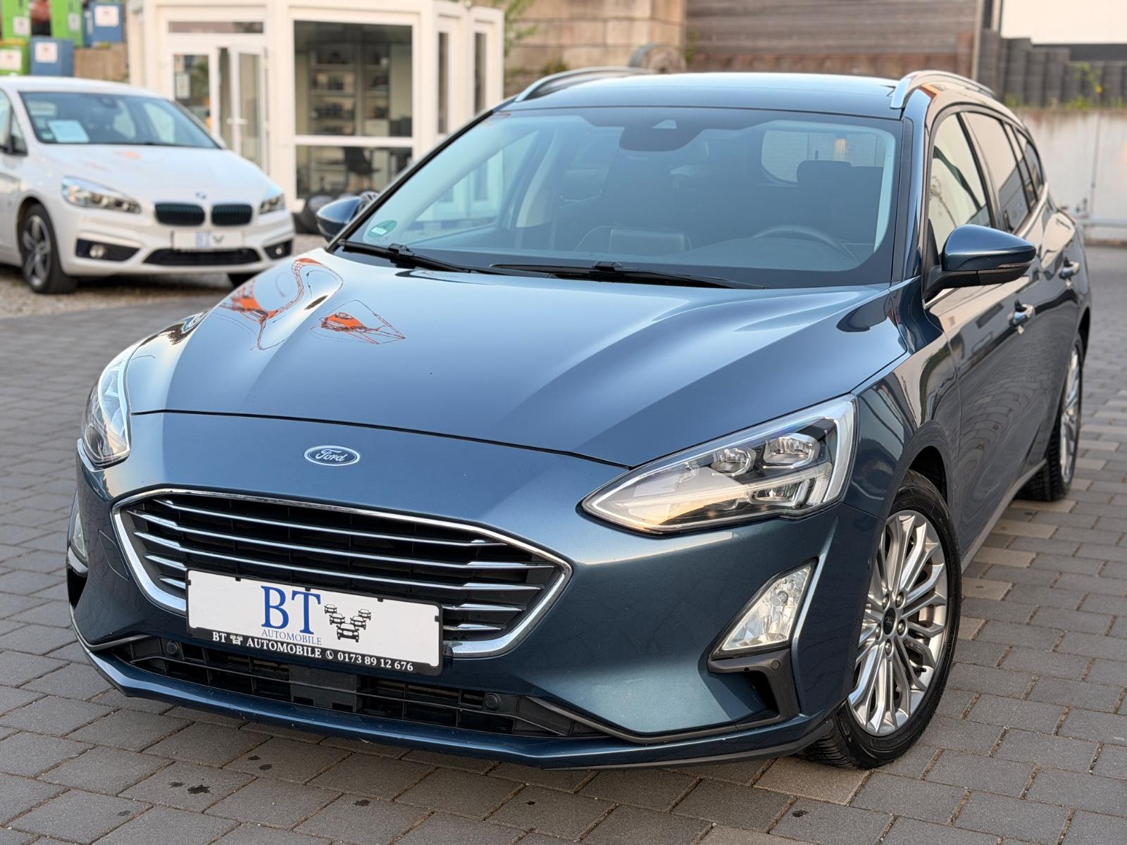 Ford Focus 1.0 Titanium Keyless LED Kamera B&O AHK