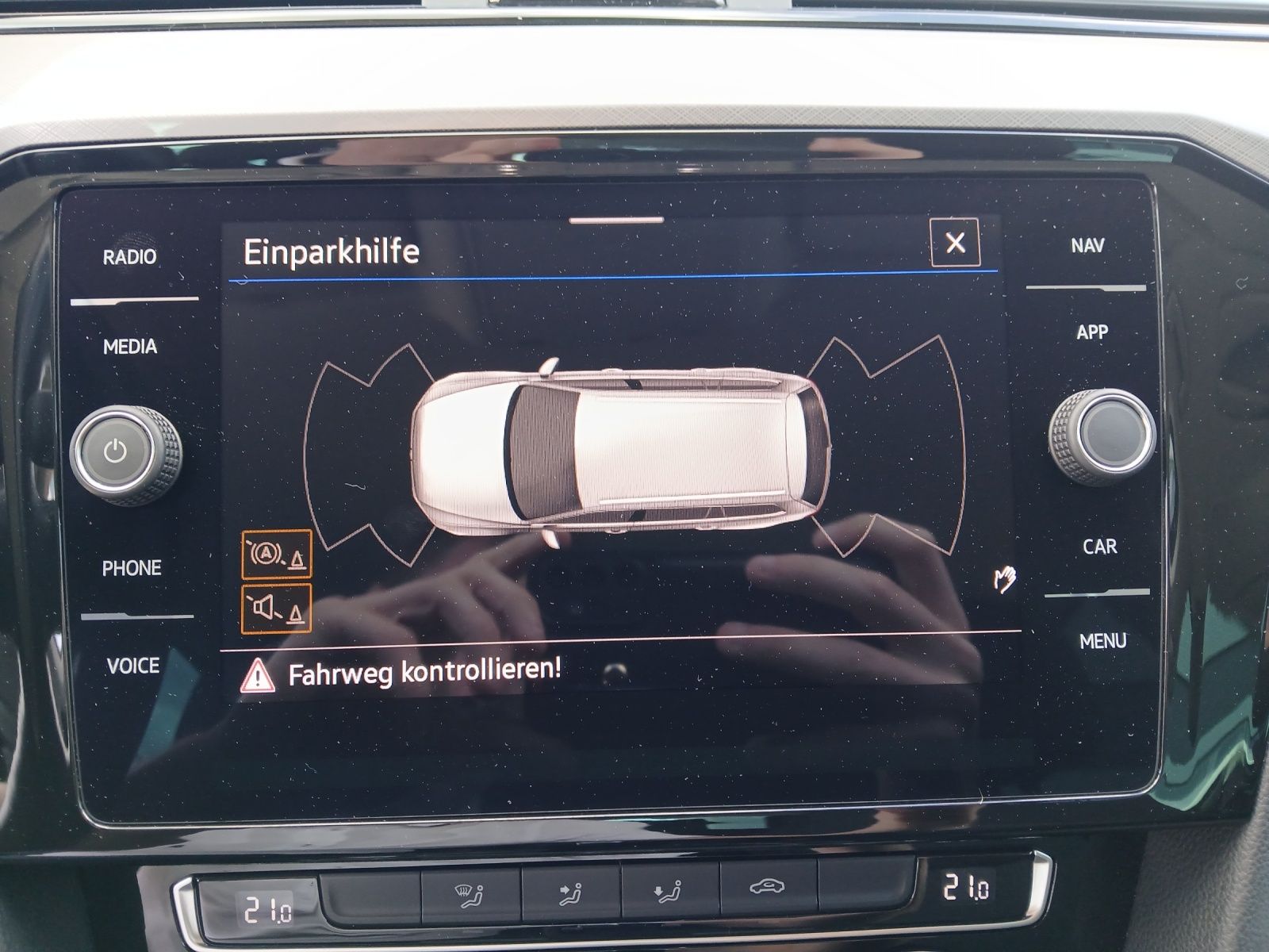 Fahrzeugabbildung Volkswagen Passat Variant TDI Business DSG LED AHK Navi ACC
