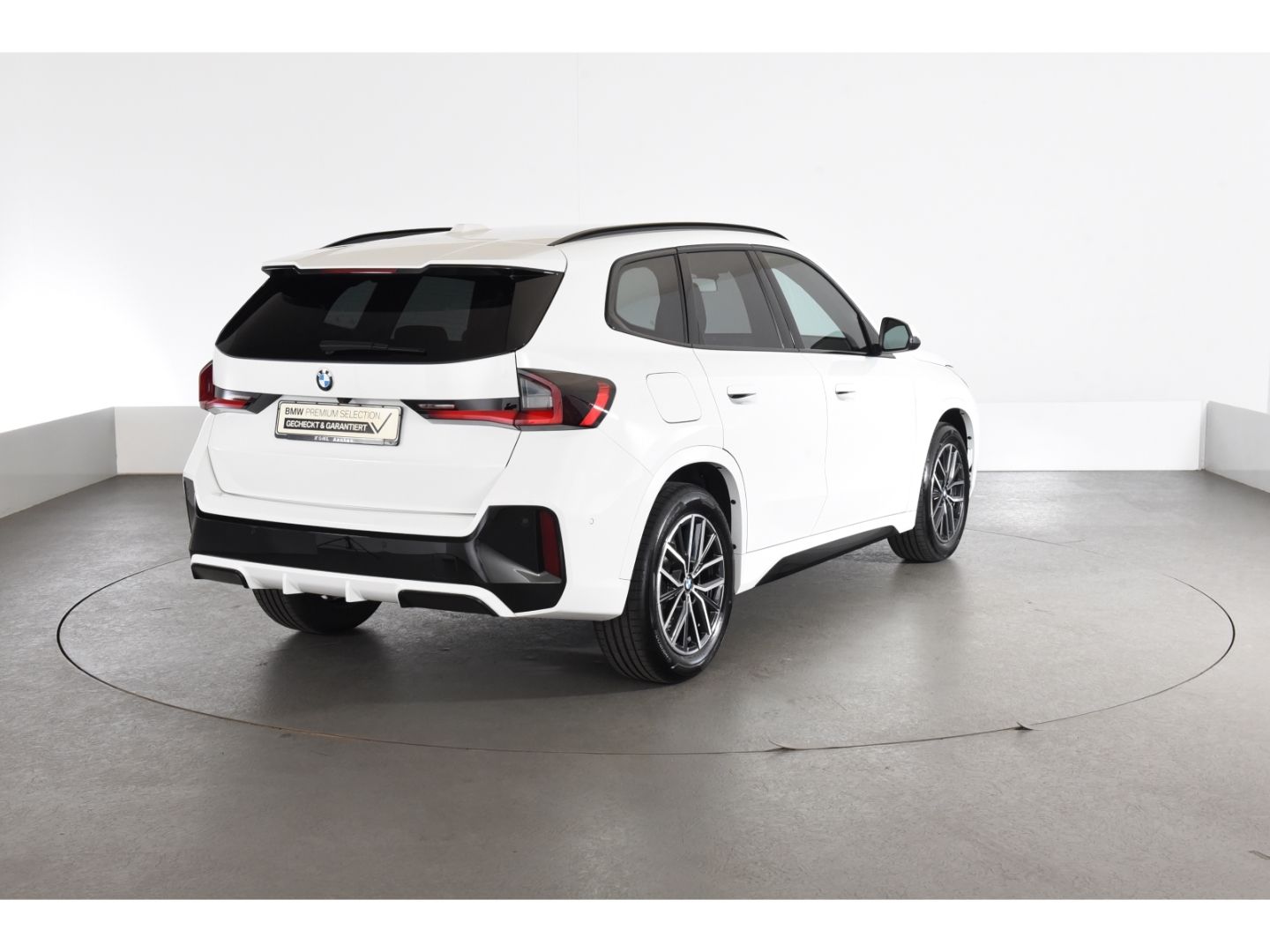 BMW X1 sDrive20i M Sport Anhängerkupplung Harman Kar foto 4