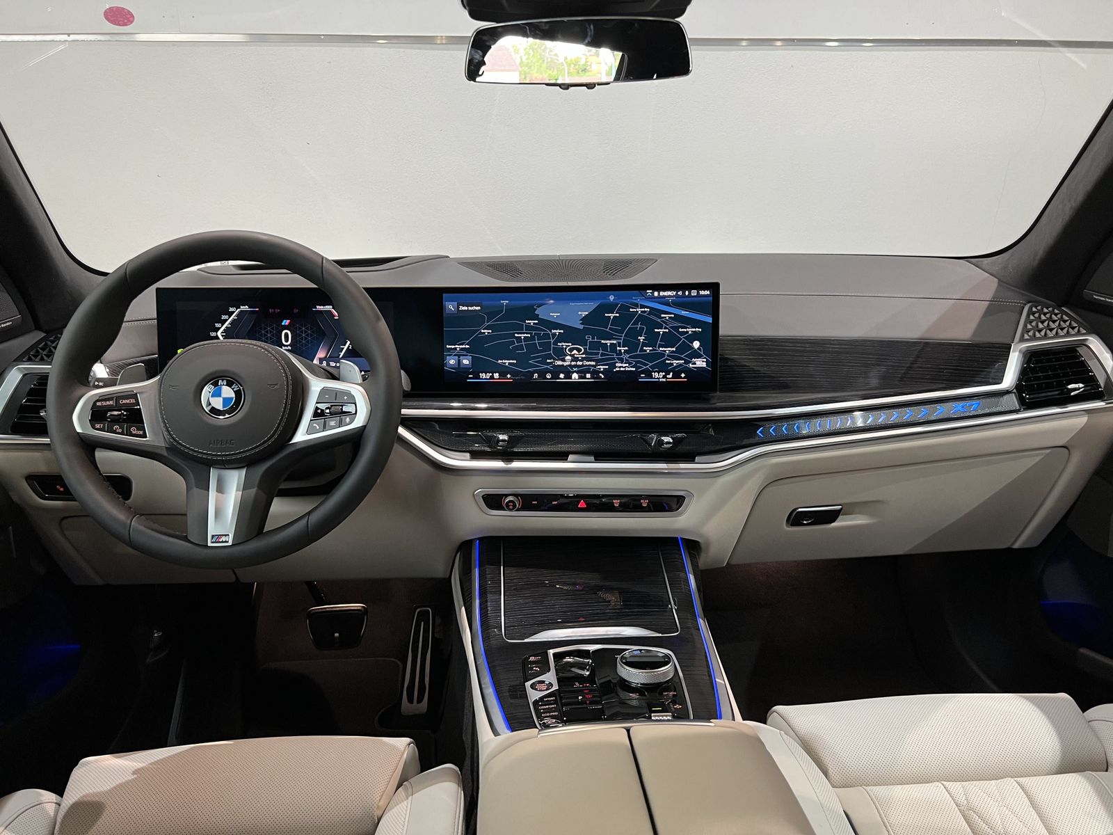 Fahrzeugabbildung BMW X7 xDrive40d Komfortpaket, Exklusivpaket, Standh