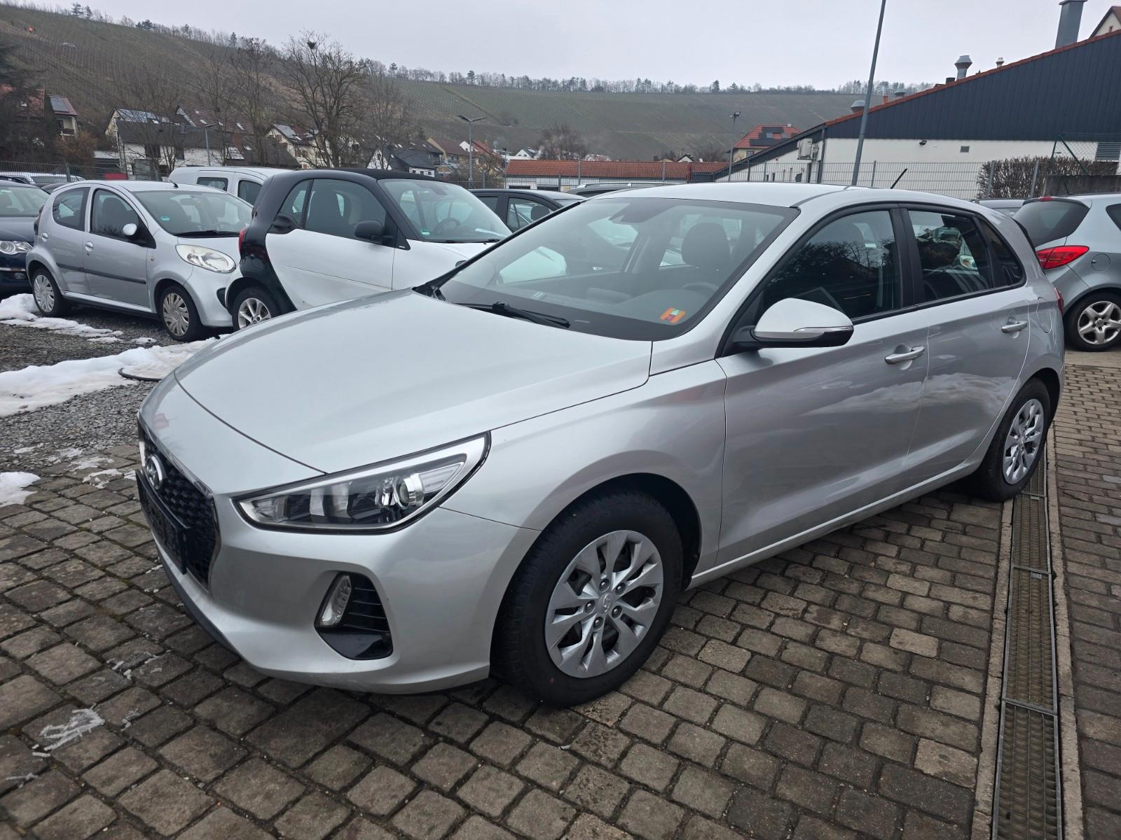 Hyundai i30 Select 1.4 Tüv Klimatr Tempom Anhkpl Eu6 Top