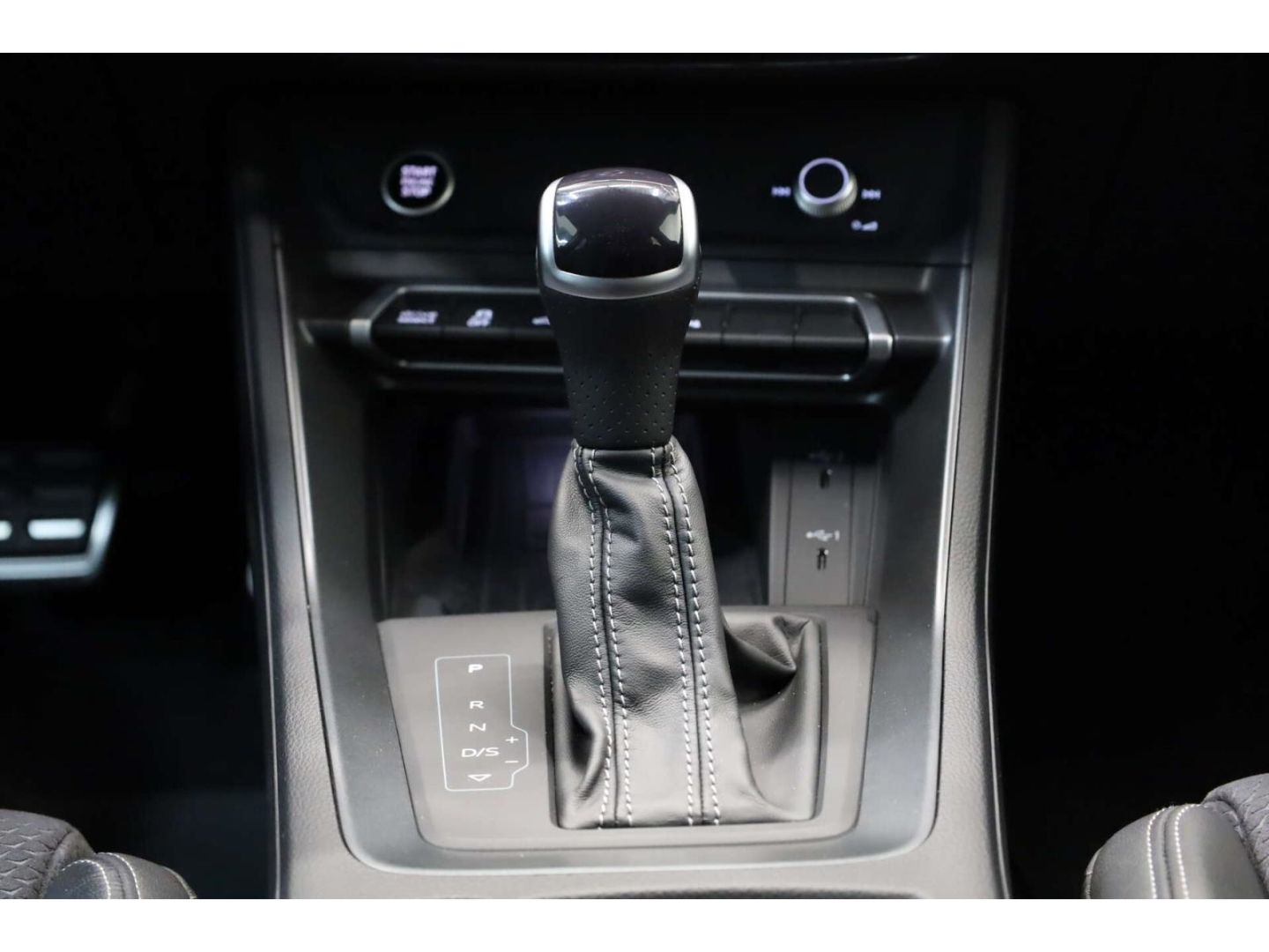 Audi Q3 45 TFSI e S line AHK/Pano/Matrix/NAV/Sonos foto 17