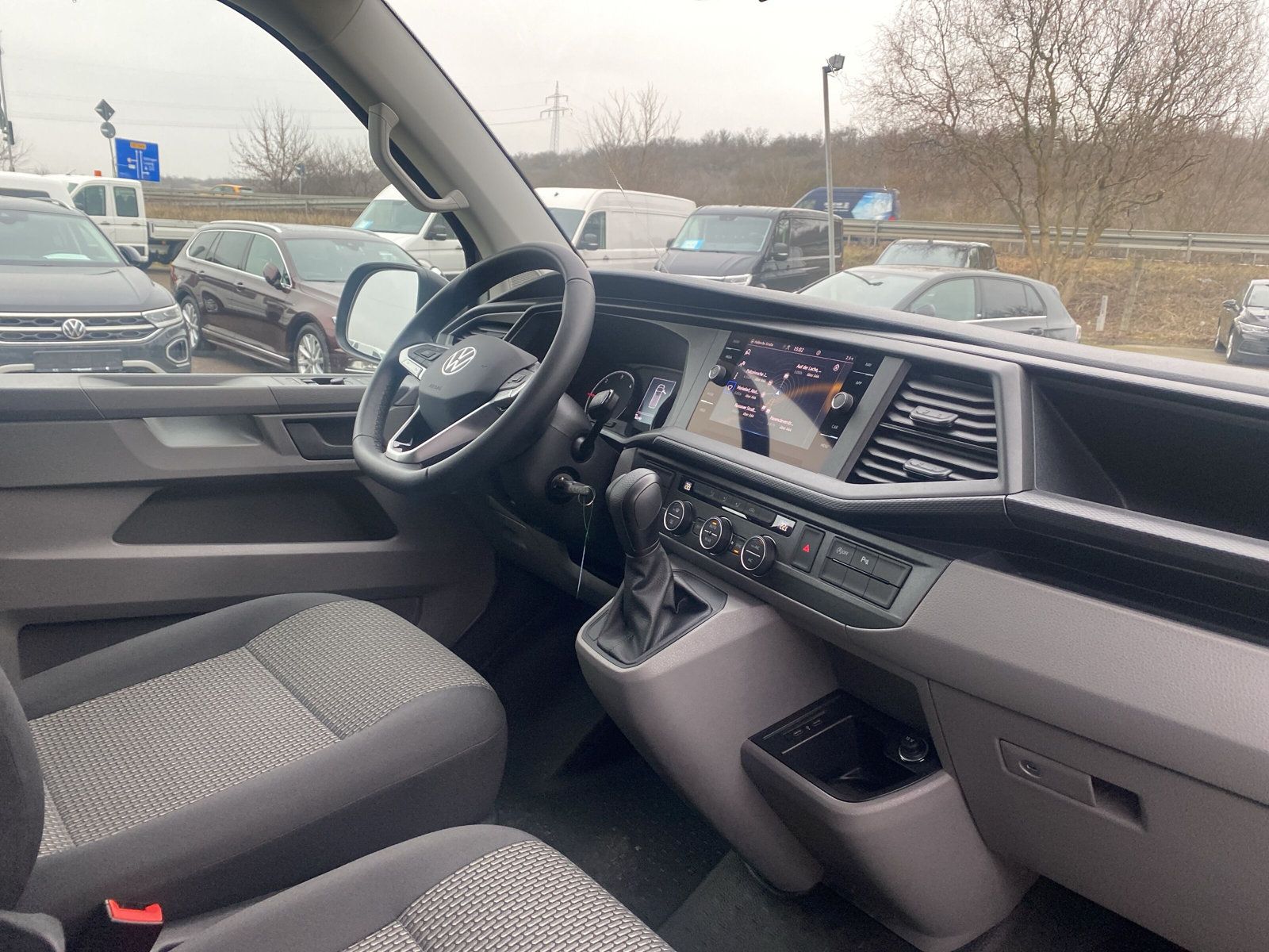 Fahrzeugabbildung Volkswagen T6 Caravelle T6.1 LR Trendline LED PDC