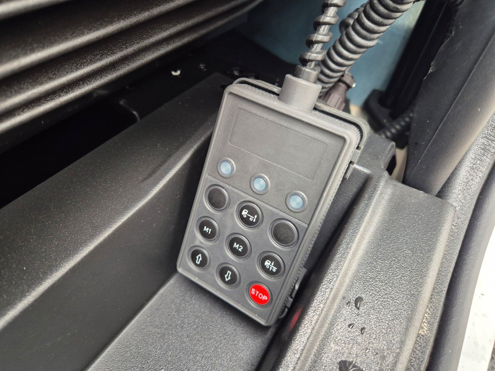 Fahrzeugabbildung Iveco Eurocargo ML75E21/P LBW Spoiler 3 Sitze Klima