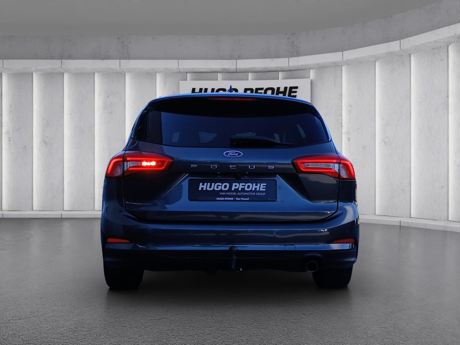 Ford Focus Titanium Turnier LED NAVI AHK KAMERA