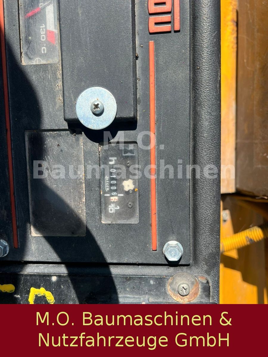 Fahrzeugabbildung Manitou BT 420 / SW /Gabel / 2 t / 4m / 4x4 /