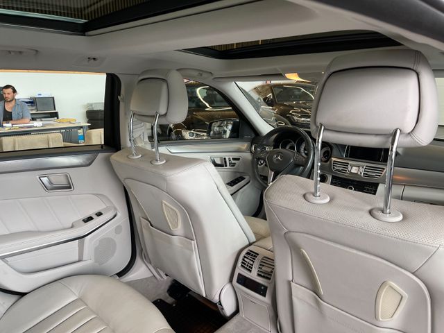Mercedes-Benz E 350 BlueTec 4Matic Aut*ACC*AHK*NAVI*LEDER*PANO