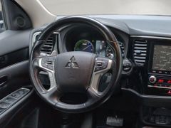 MITSUBISHI Outlander PHEV Spirit 4WD Scheckheft