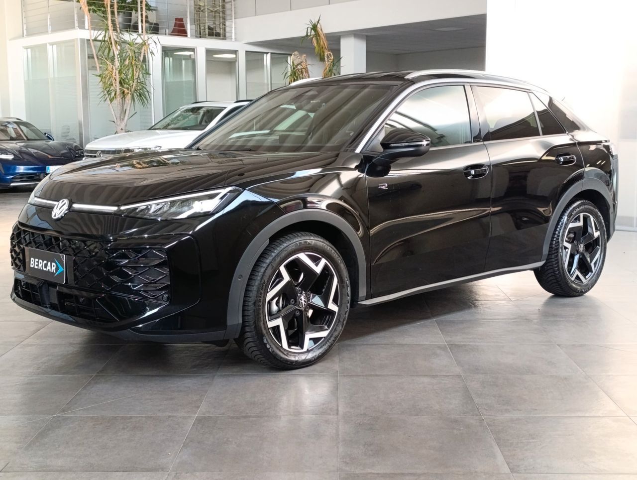 Volkswagen T-Roc 1.5 etsi R-Line 150cv dsg imagem 2