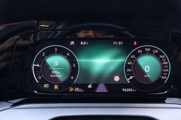 Volkswagen Golf - 8