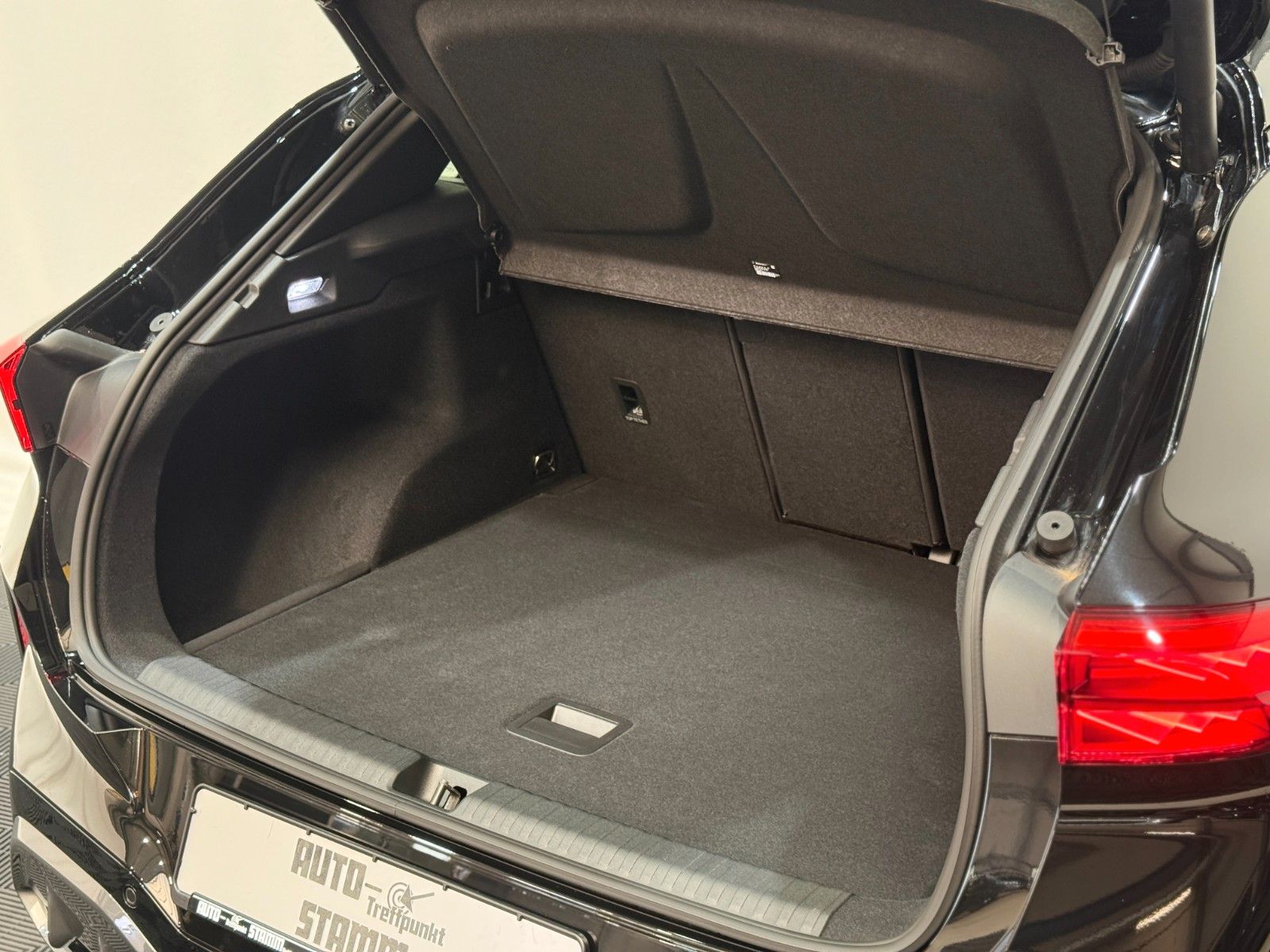 Fahrzeugabbildung CUPRA Terramar 2.0 TSI - 4Drive - VZ - DSG