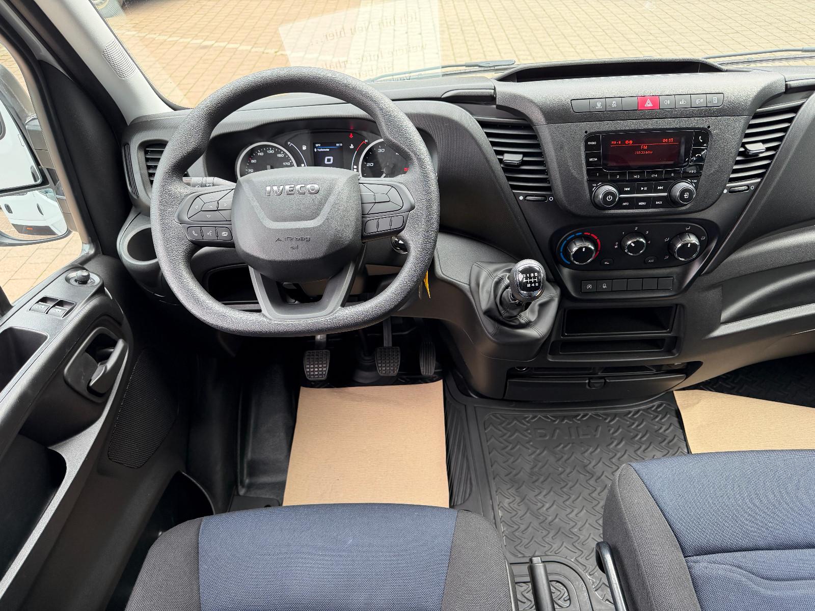 Iveco Daily 35S14 DOKA Pritsche Plane *AHK3,5t*