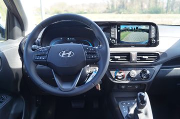Hyundai i10 Trend AUT.-NAVI-ALU-TEMPOMAT-KAMERA-SHZG-PDC