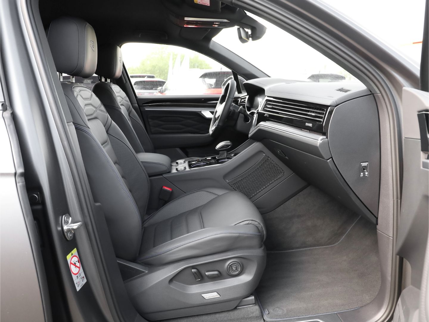 Volkswagen Touareg R 3,0 l V6 eHybrid 4M 0,5% DW Versteueru imagem 3