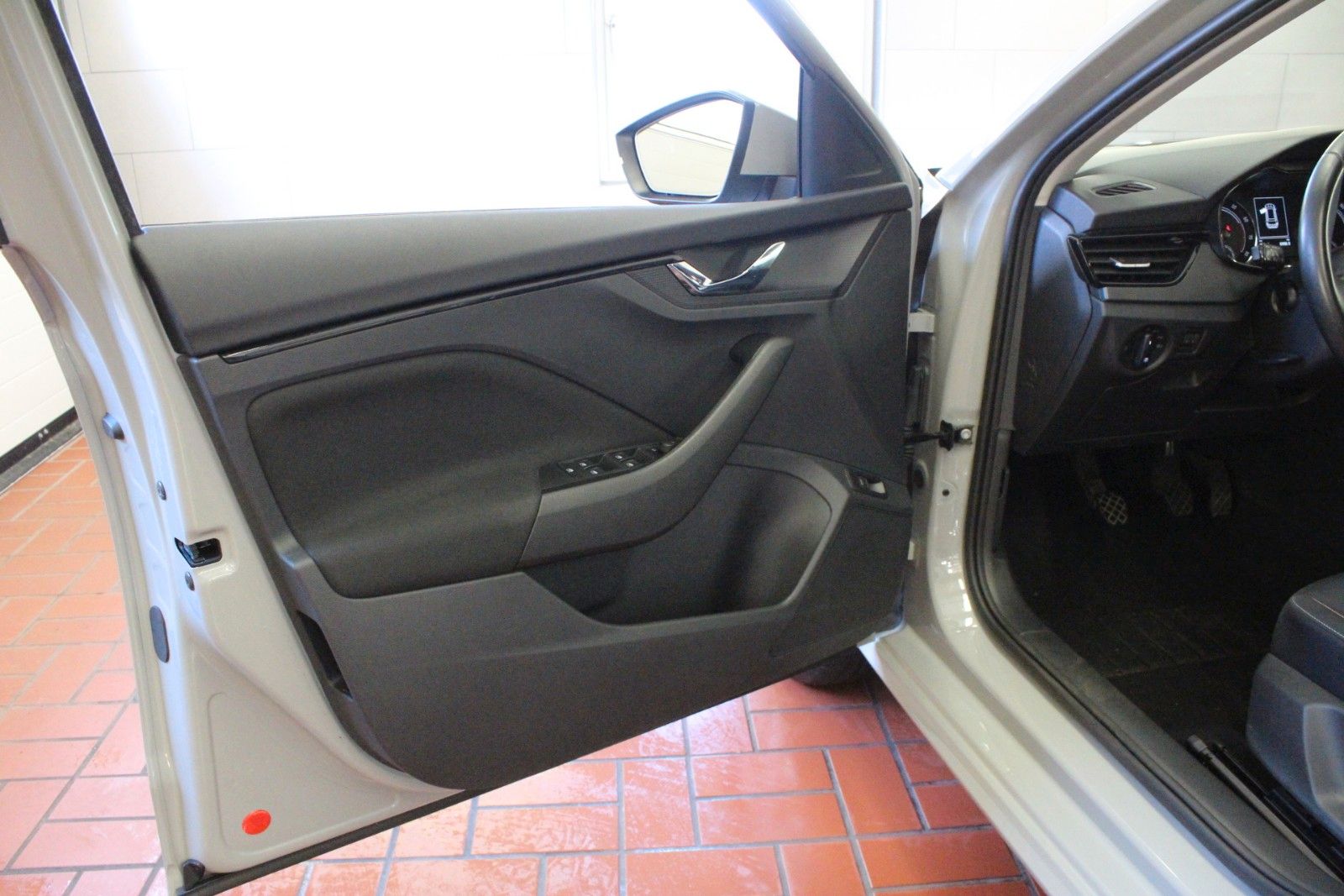 Fahrzeugabbildung SKODA Kamiq 1.0 TSI 85kW Ambition *Winterräder Alu*