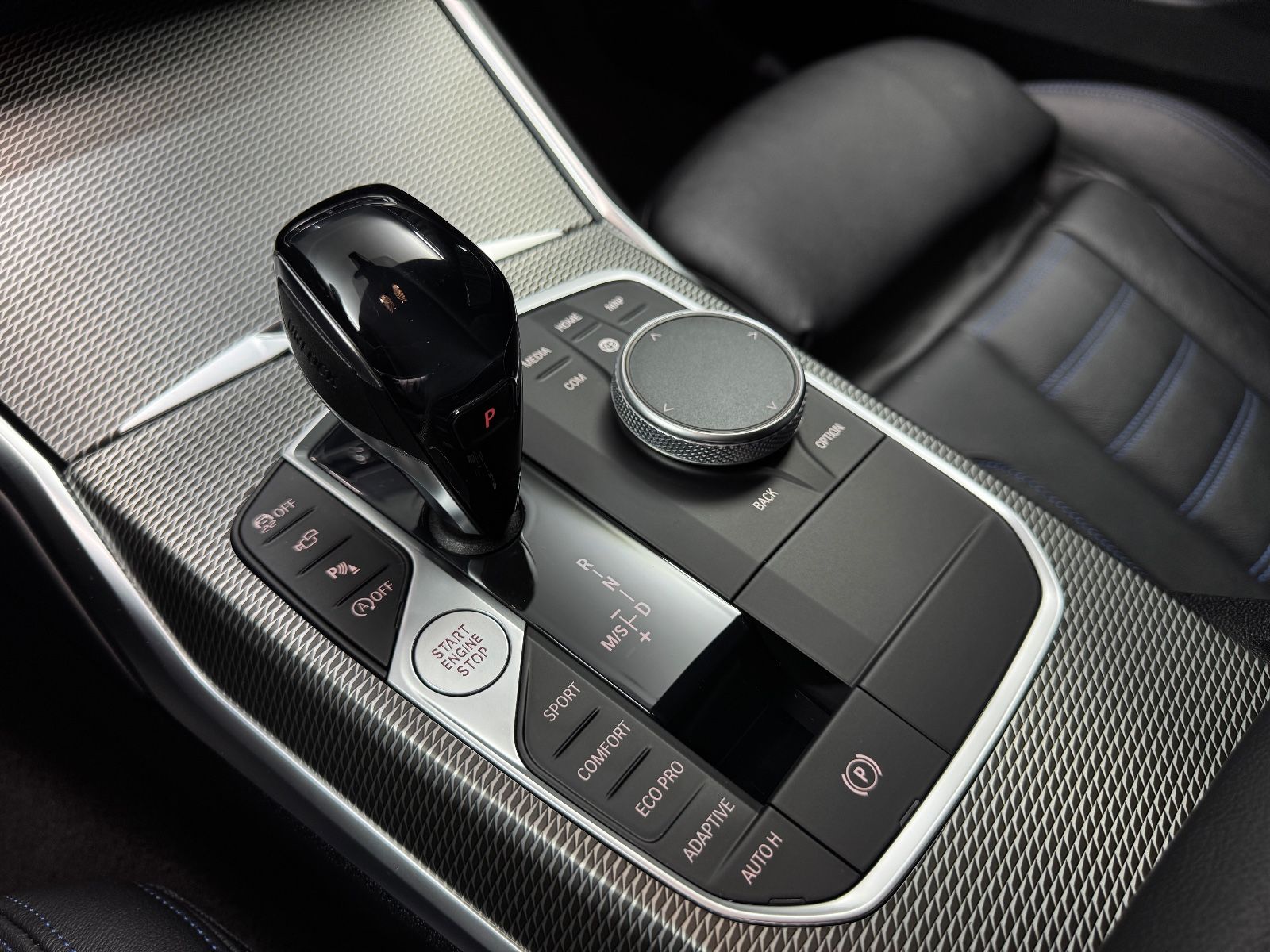 Fahrzeugabbildung BMW M340i Touring xDrive|LASER|HEAD-UP|AHK|ACC|