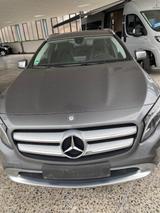 Mercedes-Benz MERCEDES-BENZ GLA 180 - Mercedes-Benz GLA 180 in Düsseldorf