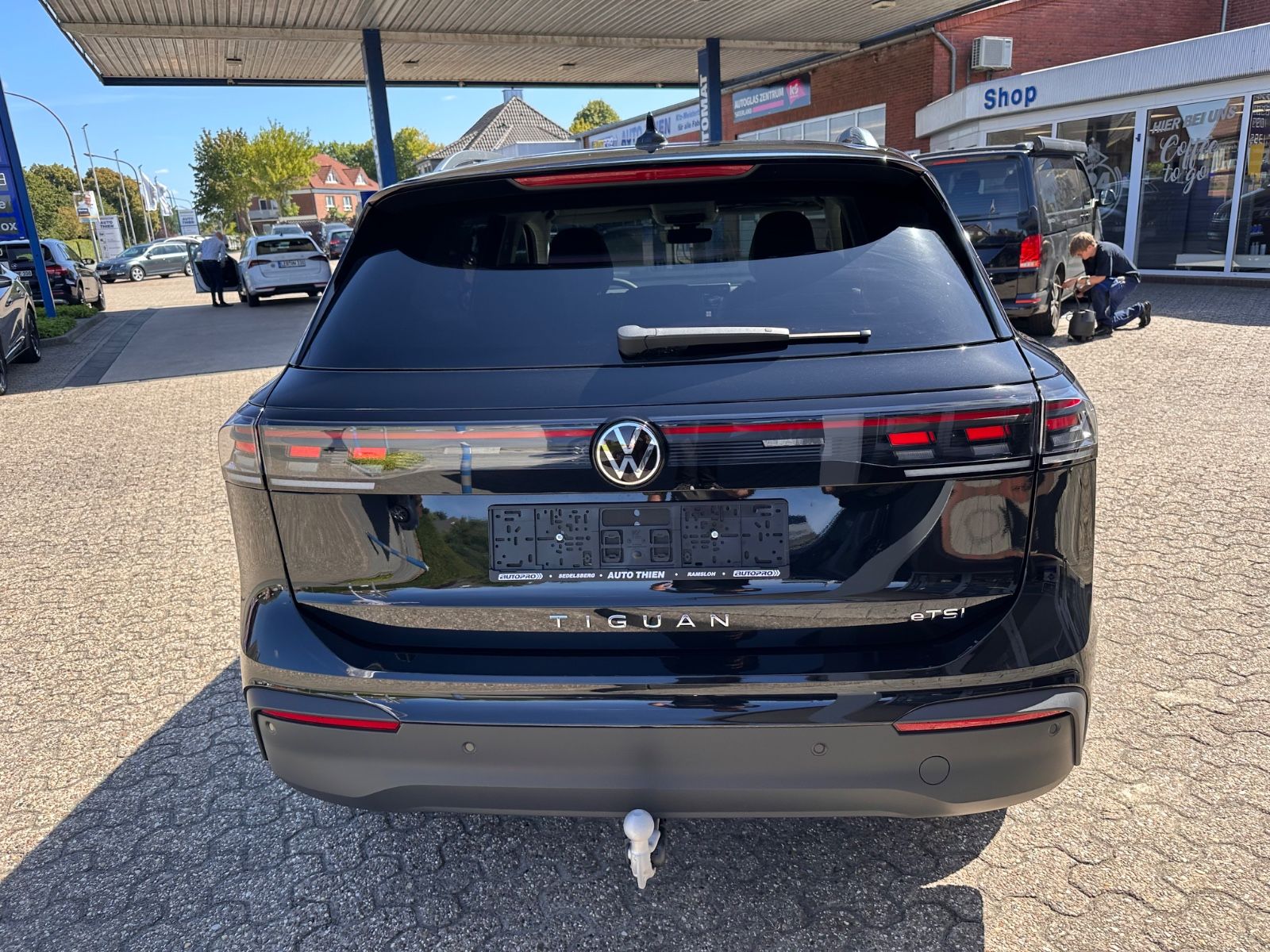 Fahrzeugabbildung Volkswagen Tiguan 1.5 eTSI Life DSG AHK/ACC/APP/LED+/360°