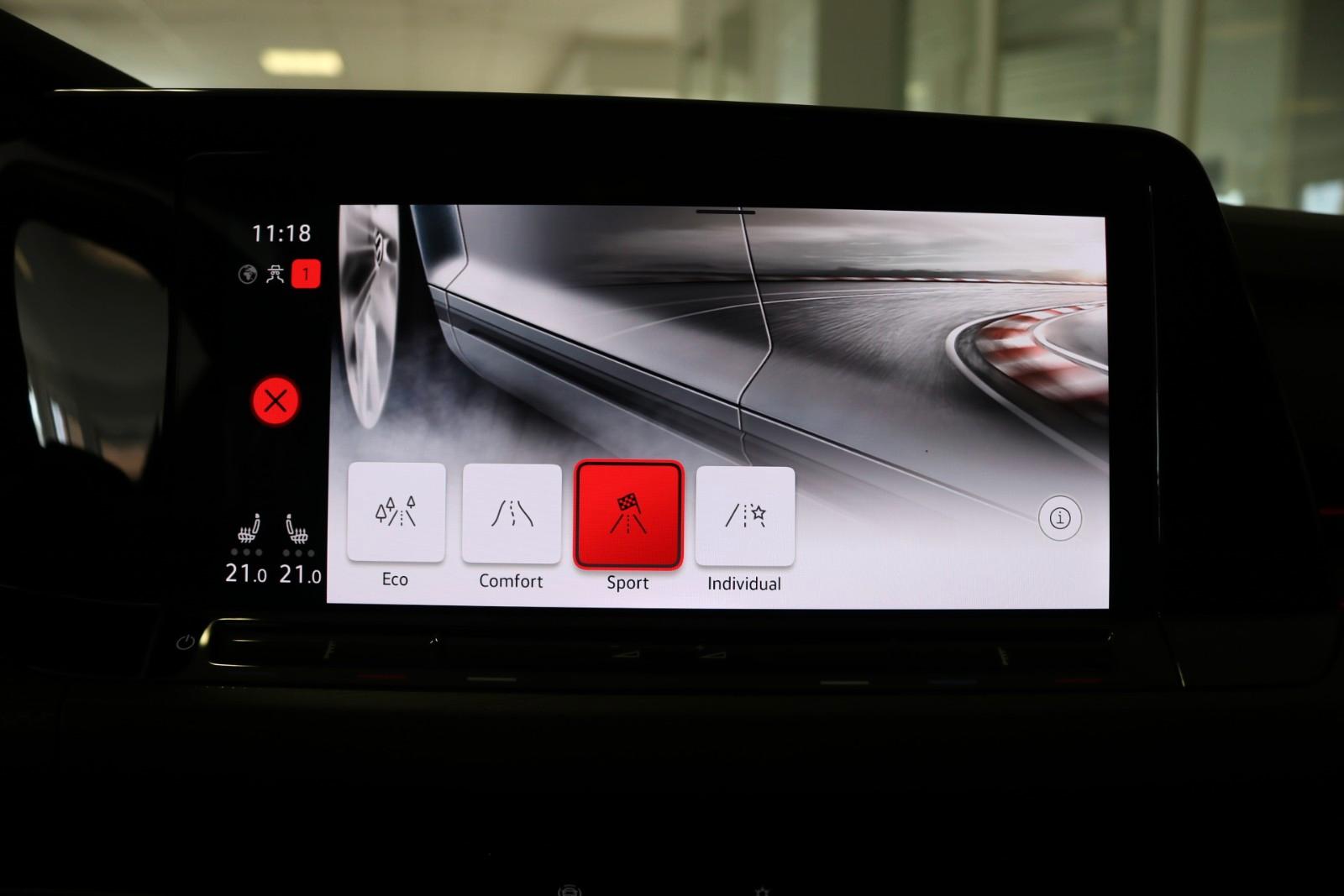 Volkswagen Golf VIII GTI Clubsport Matrix HUD Kamera Pano, миниатюра 17