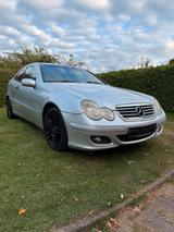 Mercedes-Benz Mercedes Benz C-Klasse Coupé C 200 CDI mit... - Mercedes-Benz C 200 mit Diesel-Antrieb: Sportwagen