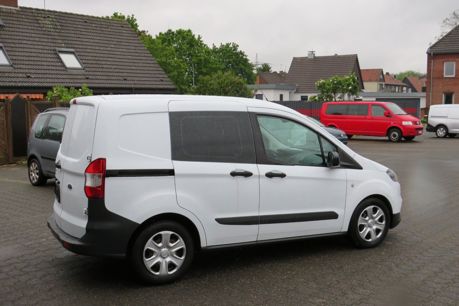 Fahrzeugabbildung Ford Transit Courier TREND NAVI SCHECKHEFT 1.HD