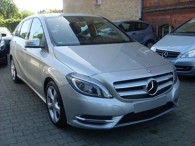 Mercedes-Benz B 180 Automatik / Rückfahrkamera / Xenon