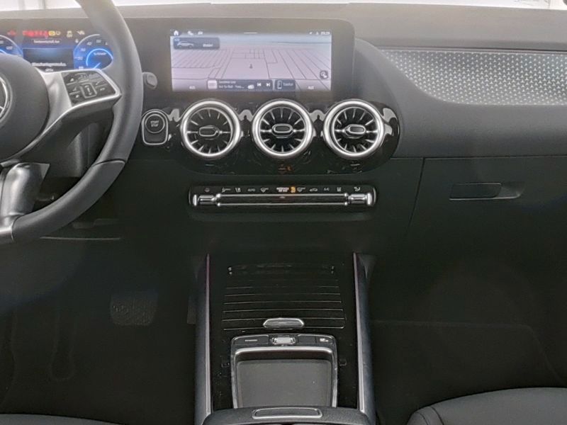 Fahrzeugabbildung Mercedes-Benz EQA 250+ PROGRESSIVE*DISTR*LED*NAVI*TOTW*KAM