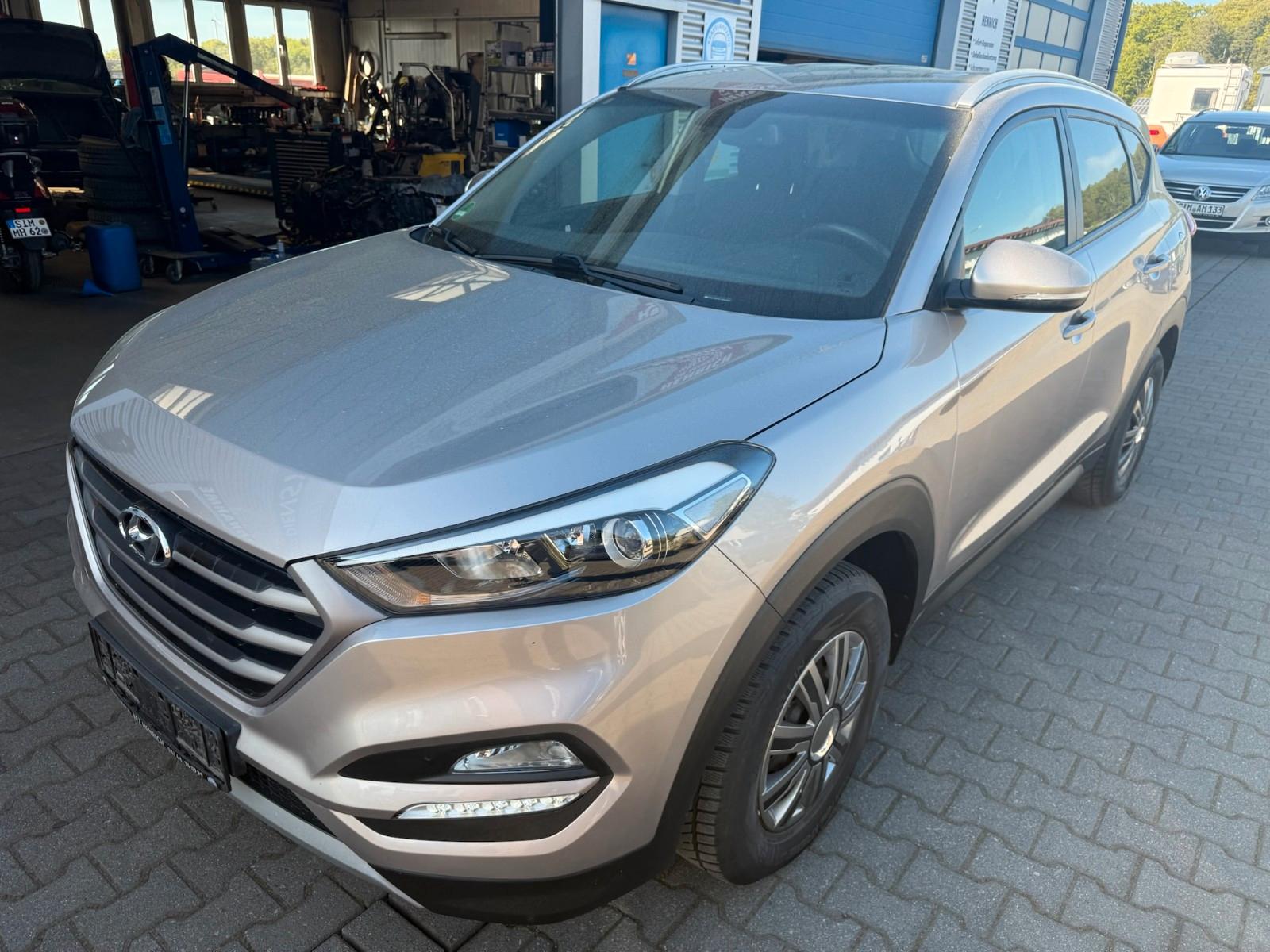 Hyundai Tucson Style 2WD AHK Klima Navi PDC SHZ FSE