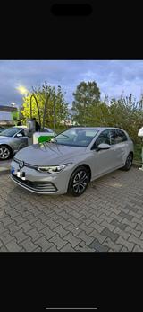 Volkswagen Golf 8 1.5 eTSI - Volkswagen Golf mit Benzin-Antrieb: Kleinwagen, 1.8