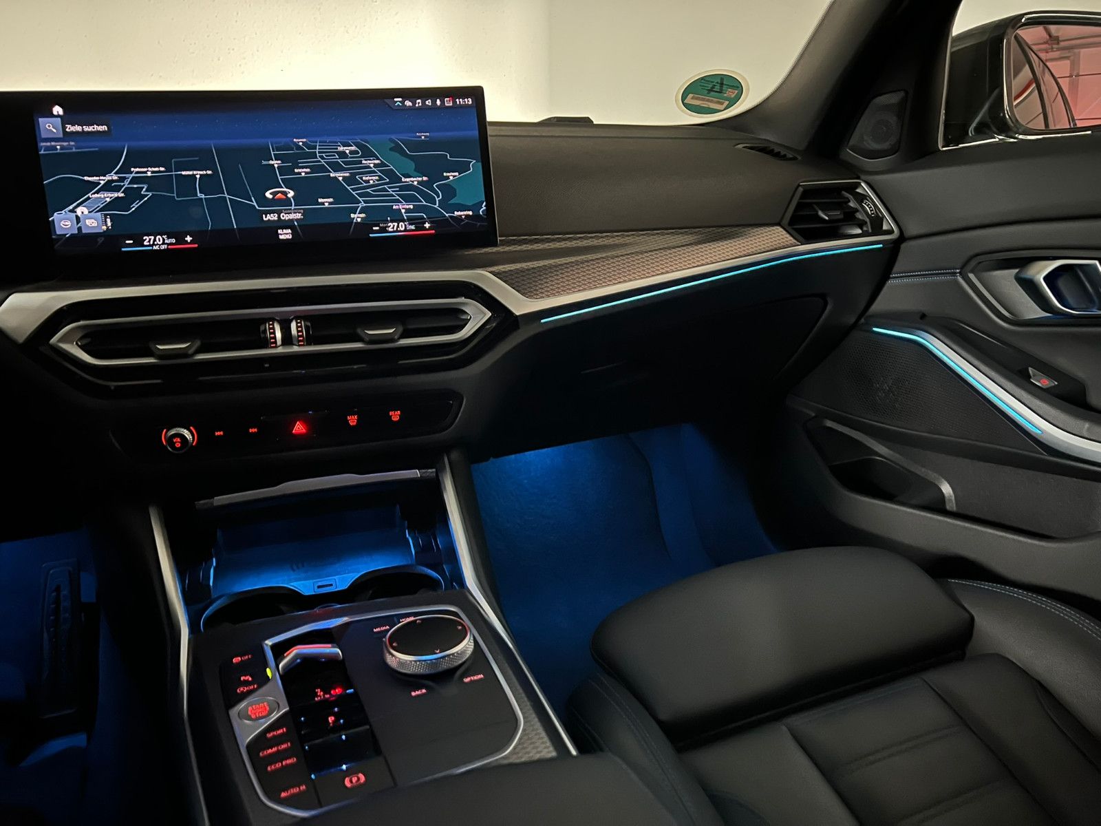 Fahrzeugabbildung BMW 330 i xDrive M SPORT PRO/LED/AHK/PANO/DRAVITGRAU