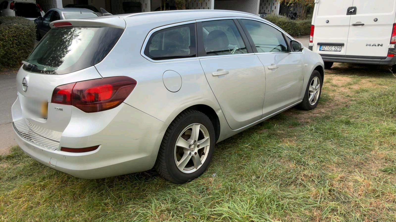 Opel Astra 2011 — двигун 125 HP (92kW)