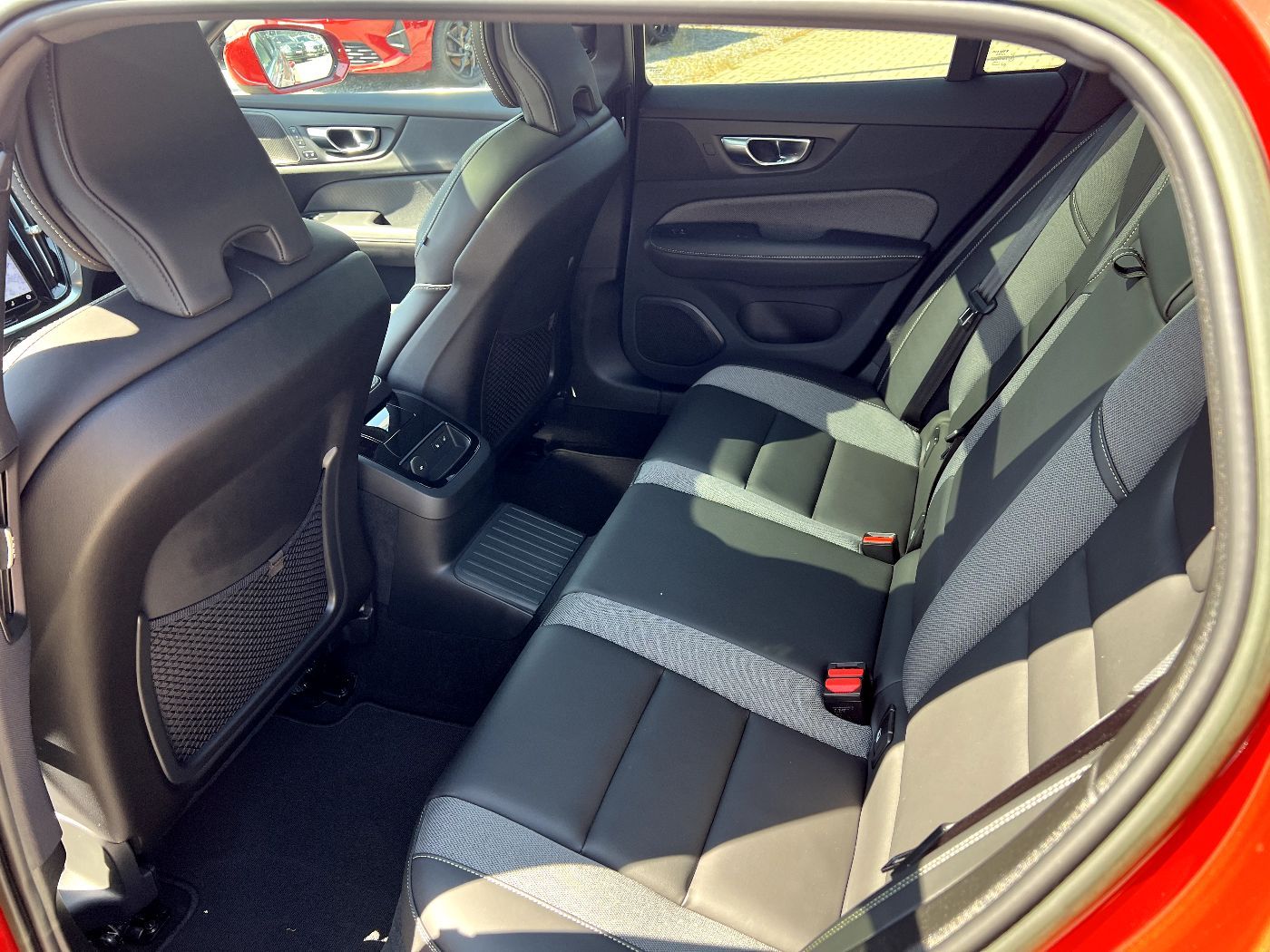Volvo V60 Kombi Ultimate Bright Recharge LED Nav Leder foto 15