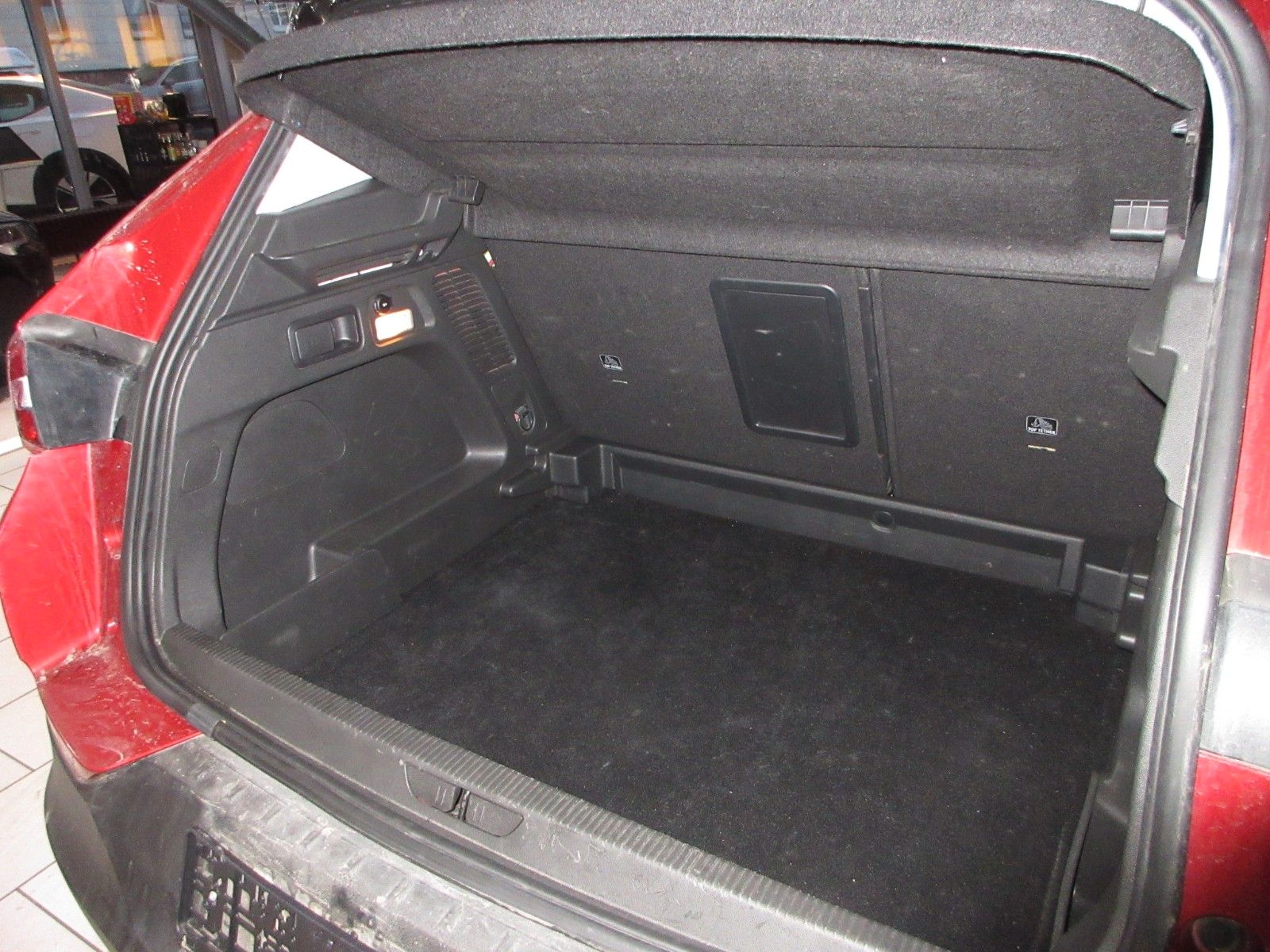 Fahrzeugabbildung Opel Grandland X 1.2T ULTIMATE LED/NAVI/SHZ/LHZ/CAM