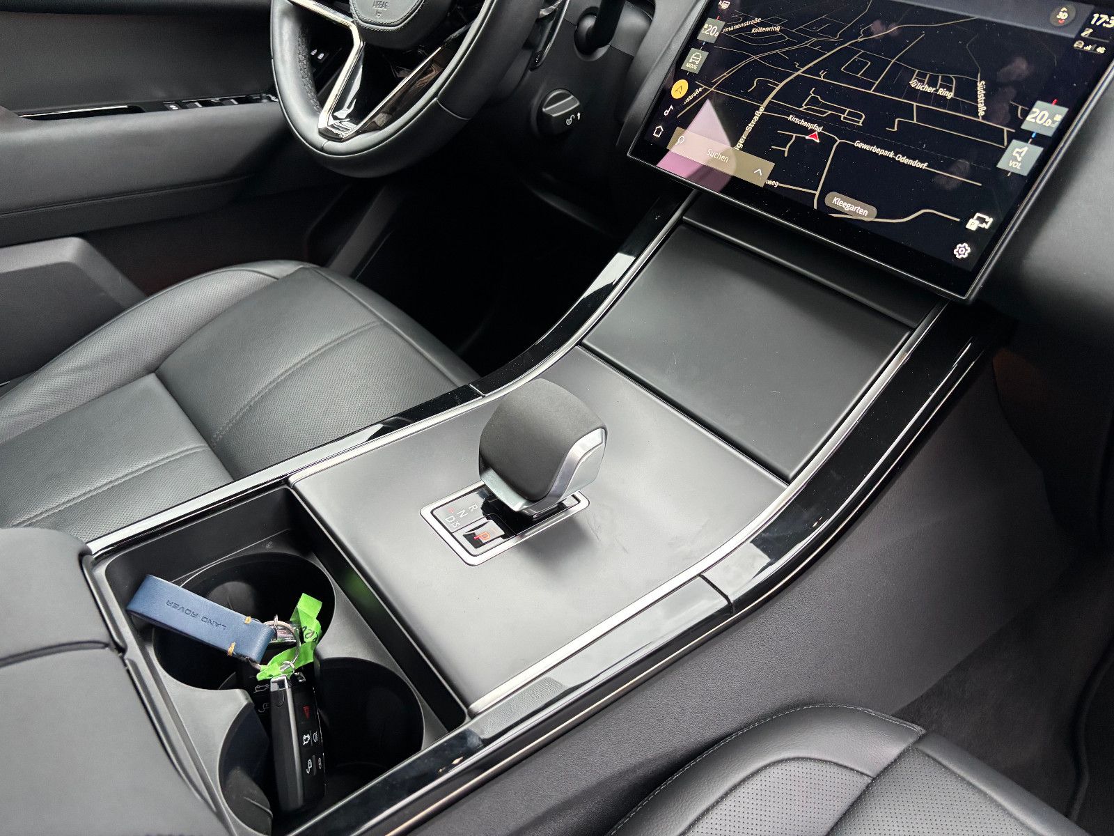 Fahrzeugabbildung Land Rover Range Rover Velar R-Dynamic/KAMERA/Design-Paket